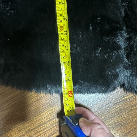 Madewell Faux Fur Black Vest - Picture 10 of 10